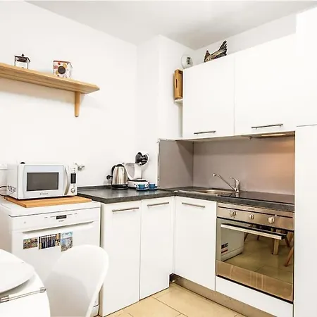 Imperial Plazza Apartment *